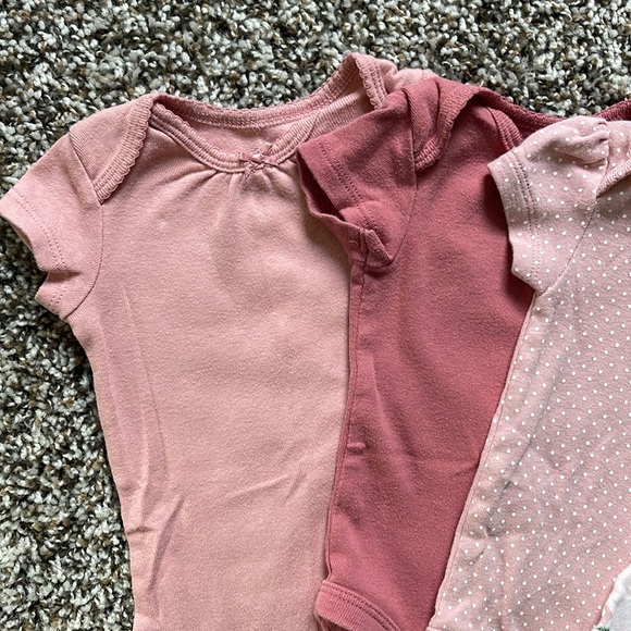 3M✨Set of 5 Carter’s Girls Onesies 3 months - Picture 2 of 8